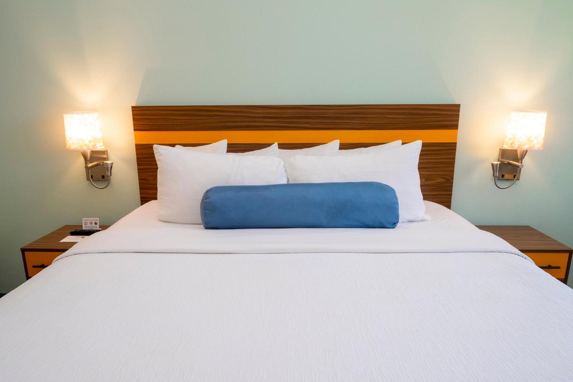 Spot X Hotel Orlando Intl Dr By The Red Collection Лейк-Буэна-Виста Экстерьер фото